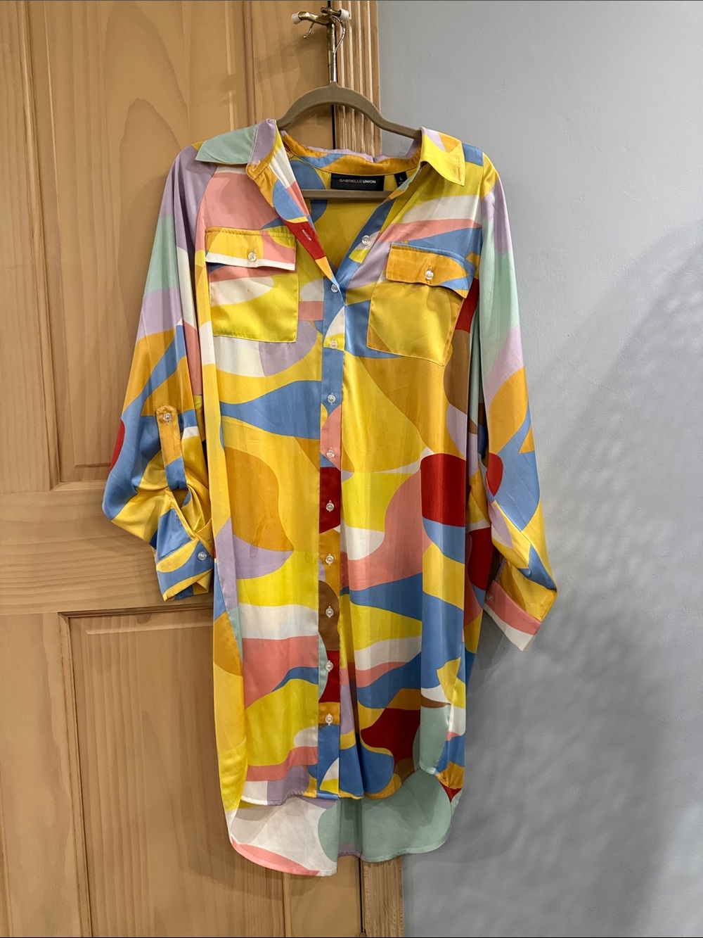 Gabrielle Union Abstract Print Satin Button Front Tunic Blouse Size Large